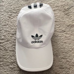 Women’s Adidas white brimmed hat